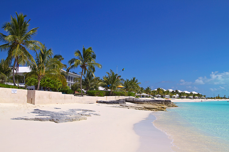 Sailing-Blog-Cruising-Bahamas-Caribbean-Vacation-Travel-Cape-Santa-Maria-Beach-Resort-Long-Island-Calabash-Bay-Sailboat-Adventure-Hotel-Luxury-LAHOWIND-Young-Couple-2015-Best-Photos-eIMG_5915