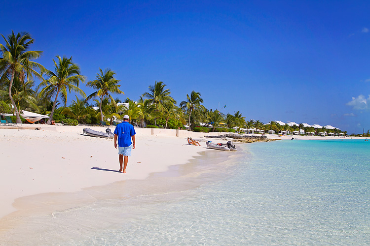 Sailing-Blog-Cruising-Bahamas-Caribbean-Vacation-Travel-Cape-Santa-Maria-Beach-Resort-Long-Island-Calabash-Bay-Sailboat-Adventure-Hotel-Luxury-LAHOWIND-Young-Couple-2015-Best-Photos-eIMG_5985
