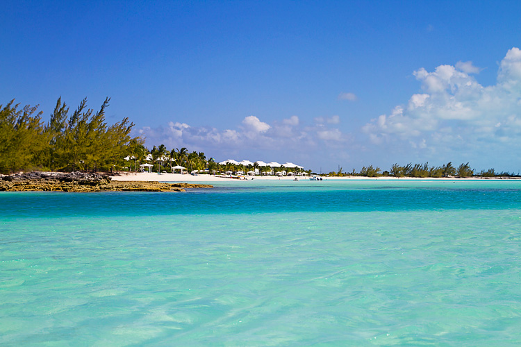 Sailing-Blog-Cruising-Bahamas-Caribbean-Vacation-Travel-Cape-Santa-Maria-Beach-Resort-Long-Island-Calabash-Bay-Sailboat-Adventure-Hotel-Luxury-LAHOWIND-Young-Couple-2015-Best-Photos-eIMG_6118