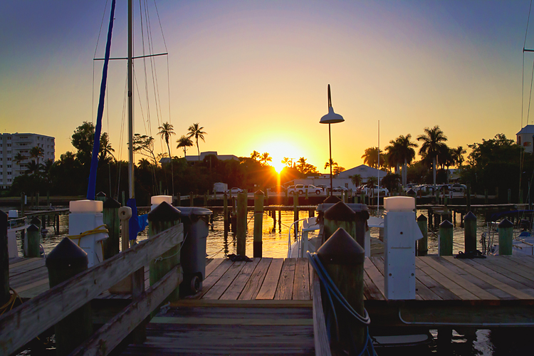 Sailing-Blog-Cruising-Caribbean-Bahamas-LAHOWIND-Sunset-Naples-City-Dock-Crayton-Cove-eIMG_9474