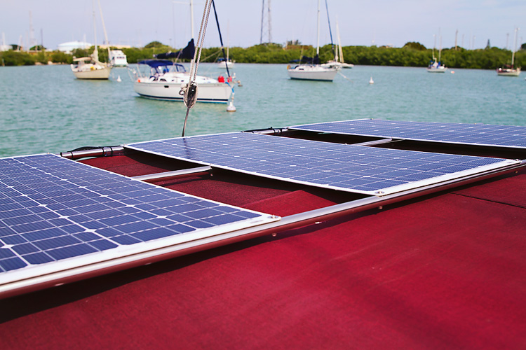 Sailing-Blog-Cruising-Bahamas-Solar-Panels-Aurinco-LAHOWIND0eIMG_1177