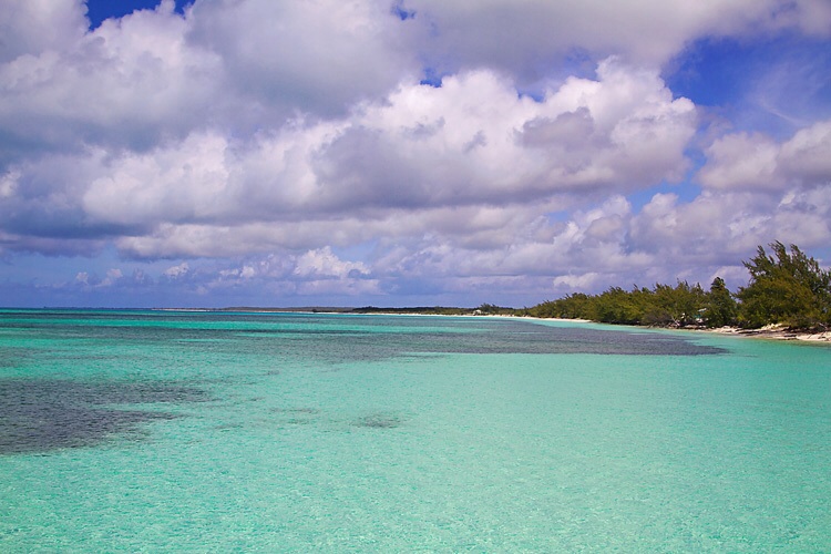 Beautiful beaches of Conception Island + Rum Cay. | LAHOWIND