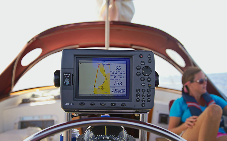 Sailing-Blog-Cruising-Bahamas-Caribbean-Navigation-Tools-Navigational-Aids-Garmin-Chartplotter-LAHOWIND-eIMG_9387