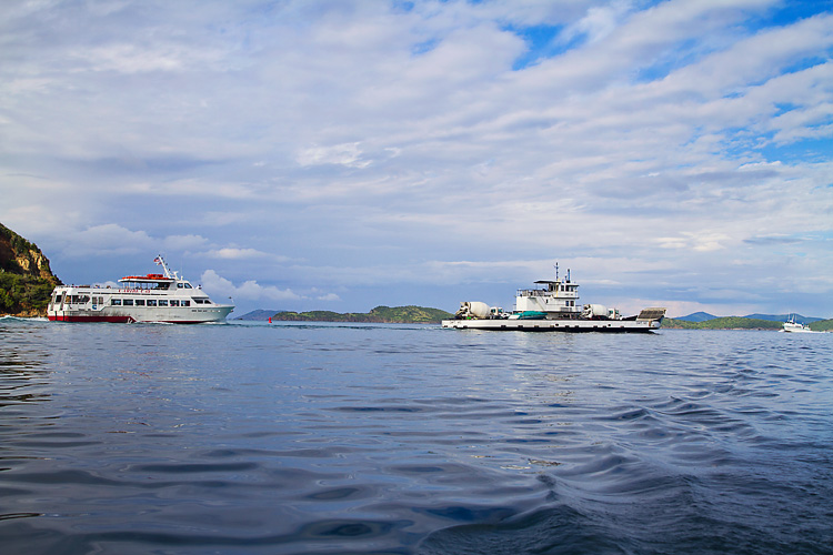 Sailing-Blog-Cruising-Caribbean-USVI-Virgin-Islands-St-John-St-Thomas-Red-Hook-Provisioning-Boat-Chores-Sailboat-LAHOWIND-eIMG_8016