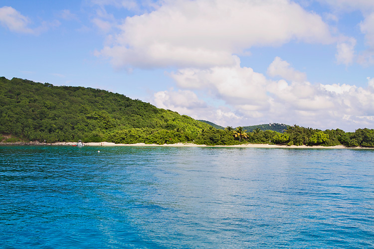 Sailing-Blog-Cruising-Caribbean-Young-Couple-Boat-Dog-Puerto-Rico-Vieques--to-Culebra-Spanish-Virgin-Islands-Sailboat-Fishing-King-Mackerel-Fish-Cayo-Luis-Pena-Culebra-LAHOWIND-eIMG_6068