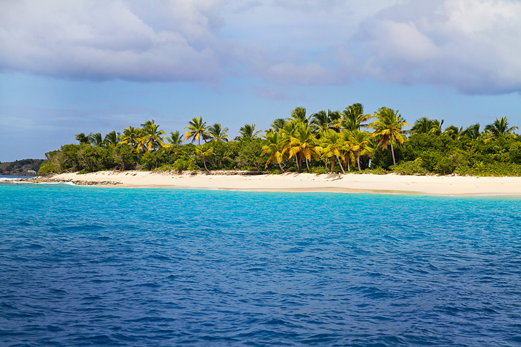 Sailing-Blog-Cruising-Caribbean-BVI-British-Virgin-Islands-Guana-Cay-LAHOWIND-Sailiboat-2015-eIMG_0274