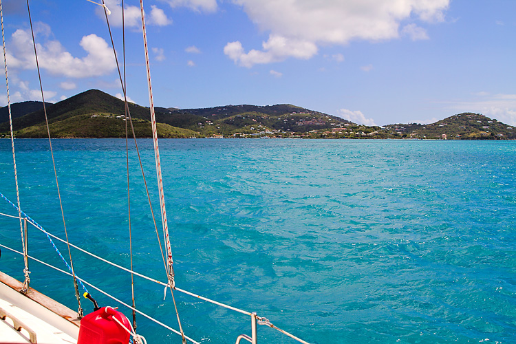 Sailing-Blog-Cruising-Caribbean-Puerto-Rico-Culebra-Spanish-Virgin-Islands-LAHOWIND-Young-Couple-Sailboat-Adventure-2015-eIMG_2392